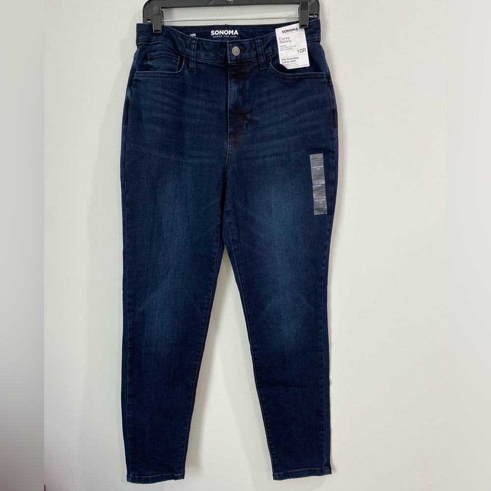Woman’s High Rise Curvy Skinny Jeans